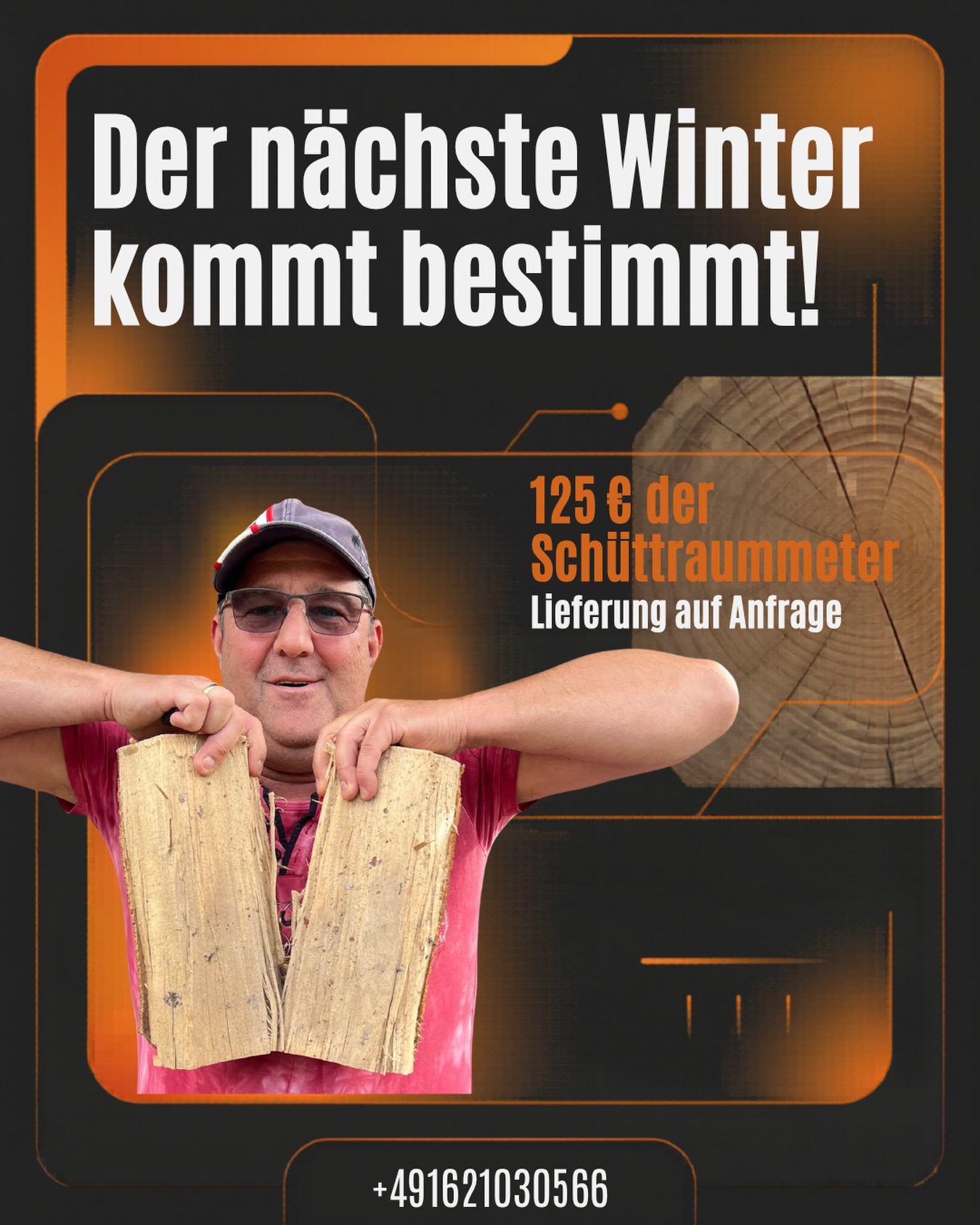 Holger Wiese beim Verladen von Brennholz